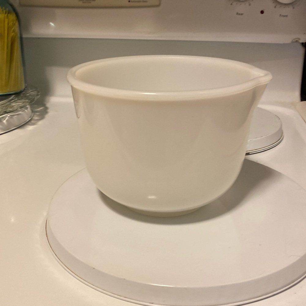 GLASSBAKE MADE FOR SUNBEAM MILK GLASS MIXER BOWL